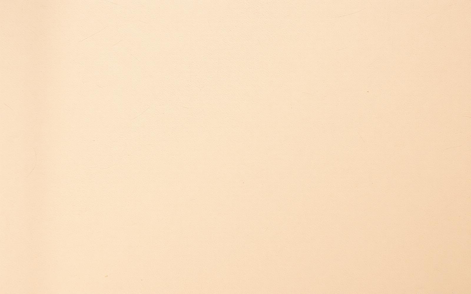 Hand-applied microcement texture